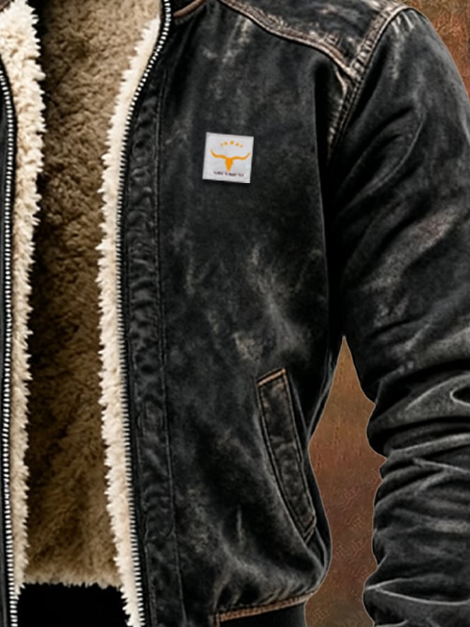 Sherpa lining of the bomber jacket