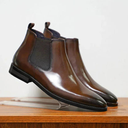 Brown plain-toe Chelsea boots